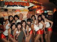 Hooters%20in%20Shanghai.JPG